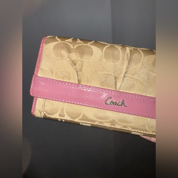 Vintage Coach Wallet - Picture 2 of 12